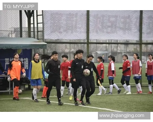 在绿茵场上绽放的爱恋与梦想足球竞技中的耽美故事 在绿茵场上绽放的爱恋与梦想足球竞技中的耽美故事